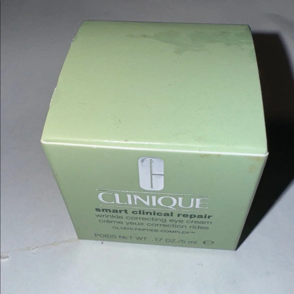 Clinique Smart Clinical Repair Eye Cream - Light Green